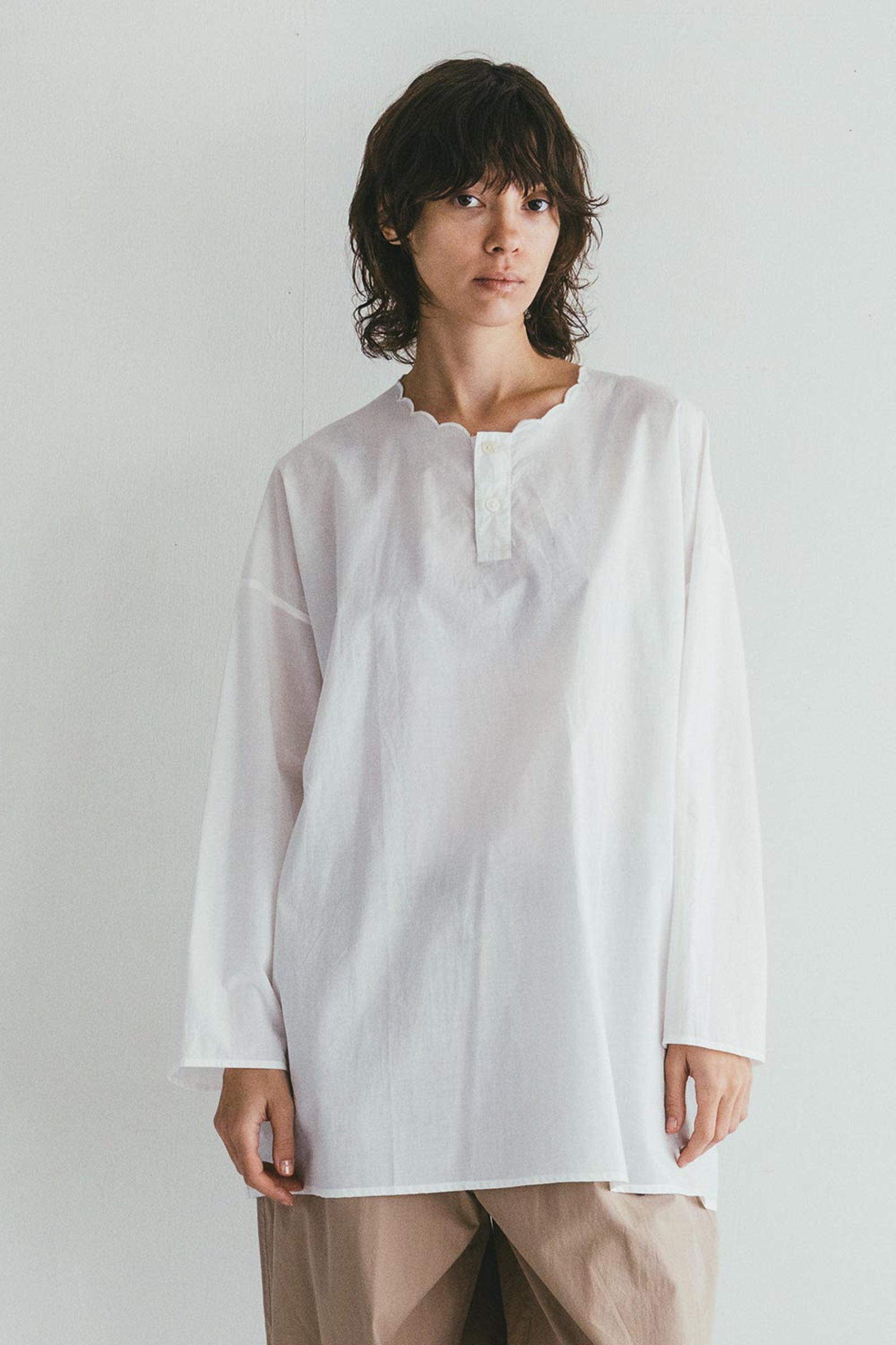 Casual Scallop Collar Shirt - Off White